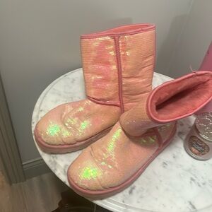 Pink uggs